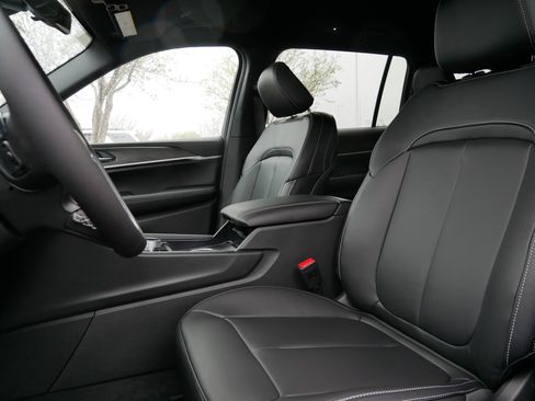 New 2026 Jeep Grand Cherokee L Limited AWD/4WD image 9