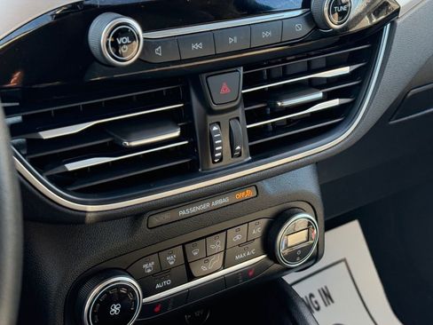 Used 2020 Ford Escape SE image 34