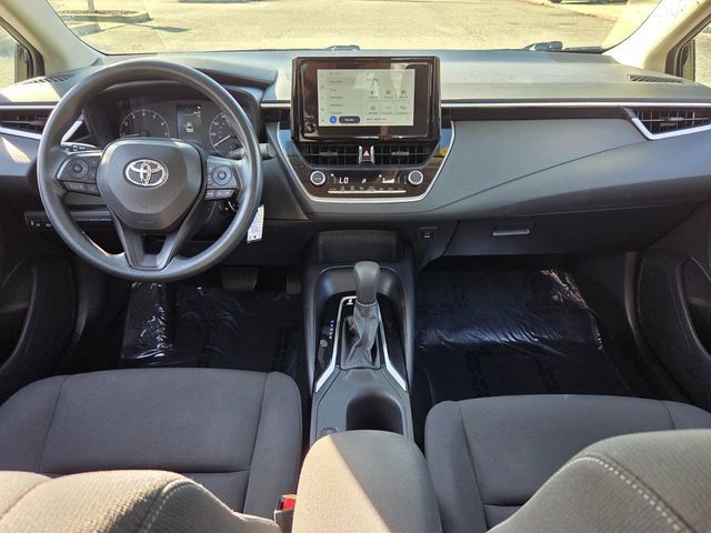 Used 2025 Toyota Corolla LE FWD image 12