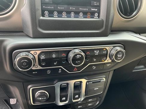 Used 2021 Jeep Wrangler Sport AWD/4WD image 21