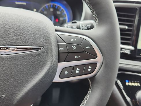 New 2026 Chrysler Pacifica Select image 20