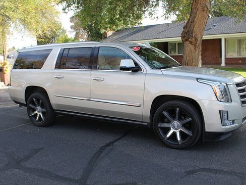 Used 2015 Cadillac Escalade ESV Premium image 68