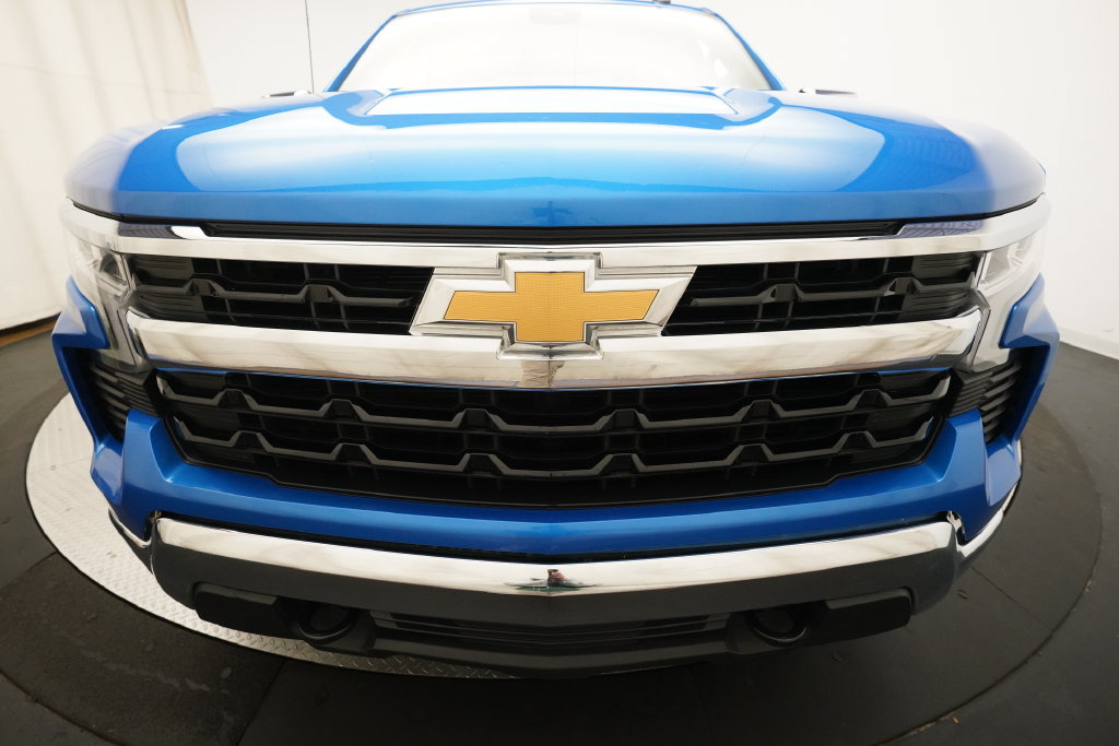 Used 2025 Chevrolet Silverado 1500 LT AWD/4WD image 21