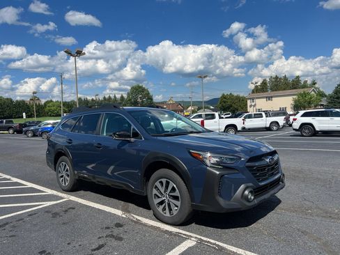 Used 2024 Subaru Outback Premium AWD/4WD image 8