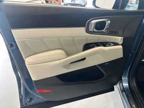 Used 2025 Kia Sorento SX Prestige AWD/4WD image 26