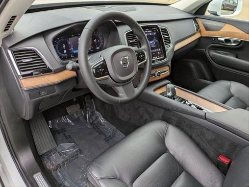 Used 2023 Volvo XC90 B6 Plus w/ Protection Package Premier image 12