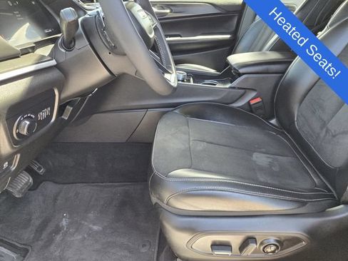 Used 2025 Jeep Grand Cherokee L Altitude AWD/4WD image 12
