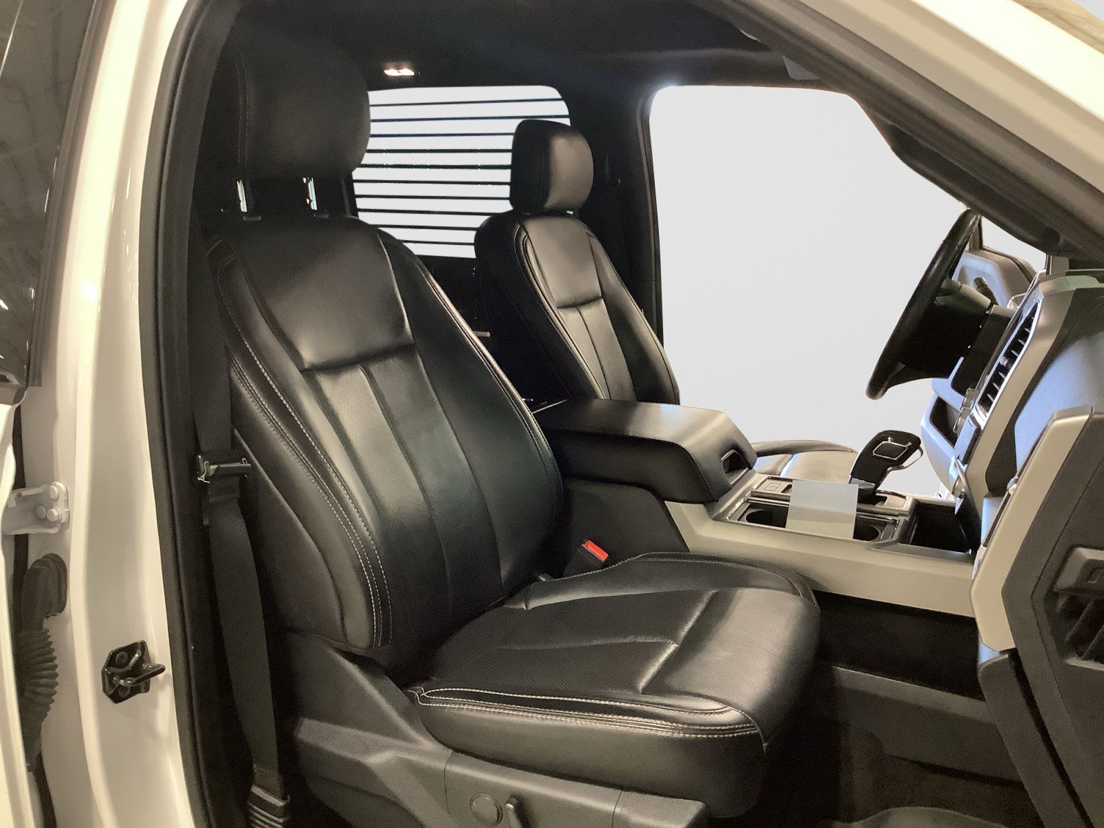 Used 2020 Ford F150 Lariat w/ Equipment Group 502A Luxury AWD/4WD image 19