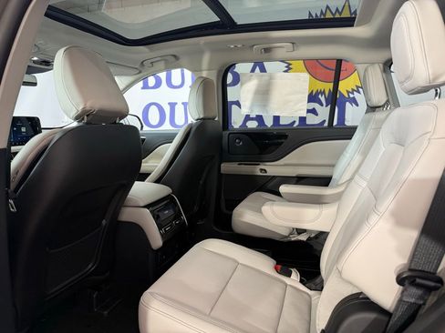 New 2026 Lincoln Aviator 2WD image 17
