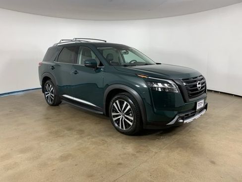 Used 2025 Nissan Pathfinder Platinum w/ Lighting Package (N93) AWD/4WD image 5