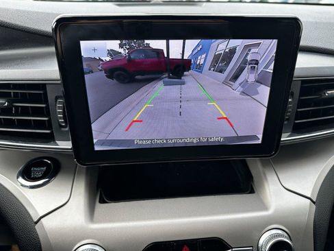 Used 2022 Ford Explorer XLT w/ Equipment Group 202A image 14