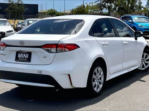 Used 2020 Toyota Corolla LE FWD image 12