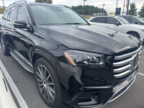 Used 2024 Mercedes-Benz GLS 580 4MATIC image 1