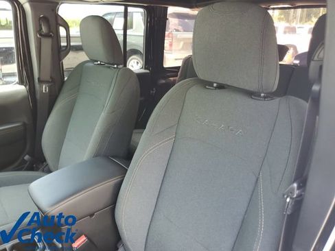 Used 2024 Jeep Wrangler Unlimited Sahara w/ Safety Group AWD/4WD image 19