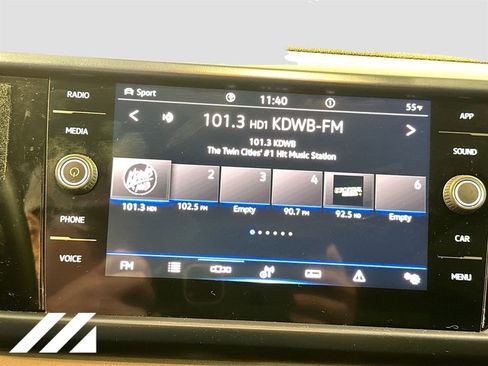 Used 2022 Volkswagen Taos SE AWD/4WD image 16