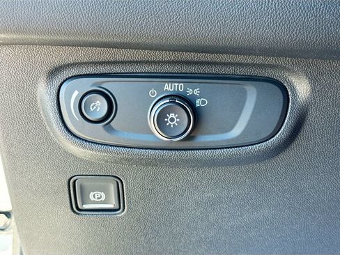 Used 2021 GMC Terrain SLE w/ Driver Convenience Package AWD/4WD image 12