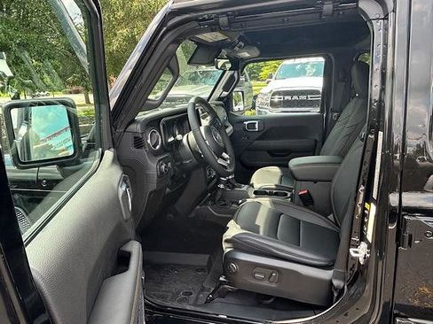 New 2025 Jeep Wrangler Unlimited Sahara AWD/4WD image 7