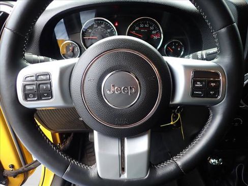 Used 2015 Jeep Wrangler Rubicon AWD/4WD image 8