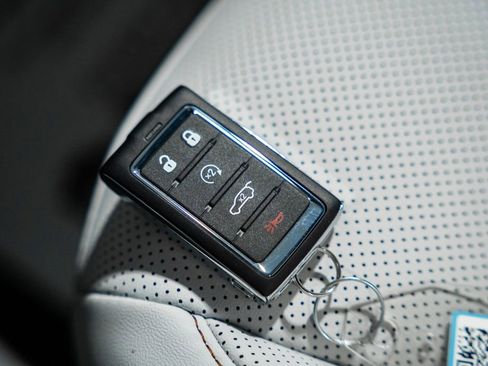 New 2026 Jeep Cherokee Overland image 49