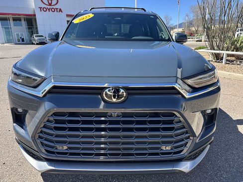 Used 2025 Toyota Grand Highlander AWD Hybrid image 9