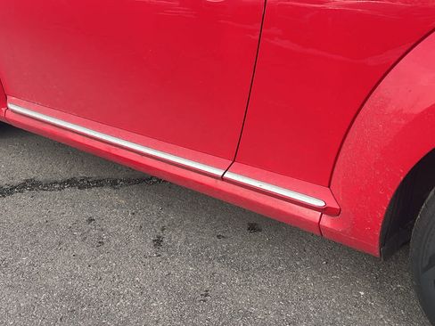 Used 2019 Volkswagen Beetle 2.0T S image 10