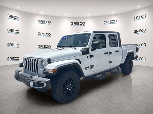 Used 2021 Jeep Gladiator Sport AWD/4WD image 5