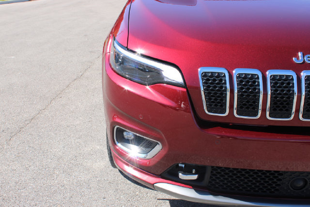 Used 2019 Jeep Cherokee Overland w/ Technology Group AWD/4WD image 41