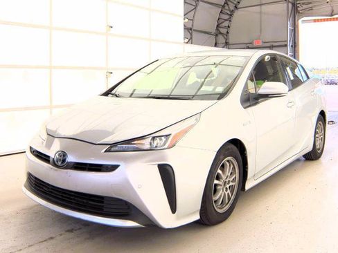 Used 2022 Toyota Prius LE FWD image 7