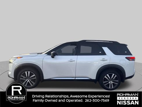 Used 2025 Nissan Pathfinder Platinum w/ Cargo Package AWD/4WD image 2
