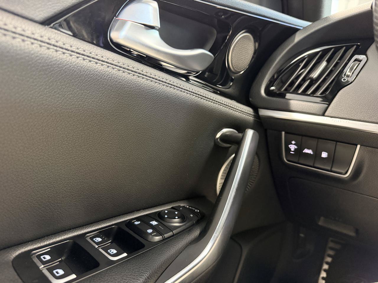 Used 2022 Kia Stinger GT-Line w/ Sun & Sound Package AWD/4WD image 33
