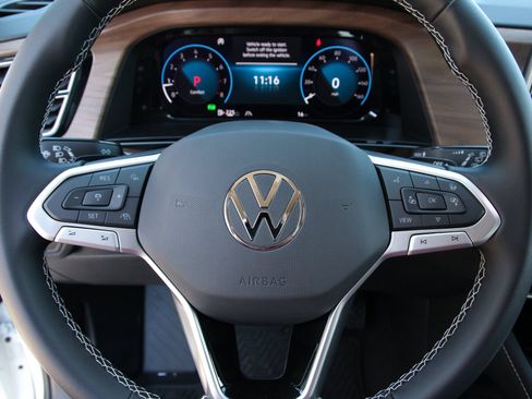 Certified 2026 Volkswagen Atlas SE FWD image 19