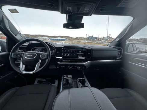 Used 2025 GMC Sierra 1500 Elevation image 14