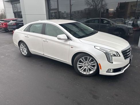 Used 2018 Cadillac XTS Luxury image 2