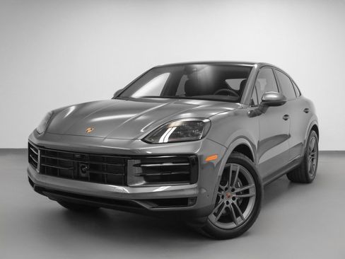 Certified 2025 Porsche Cayenne image 1