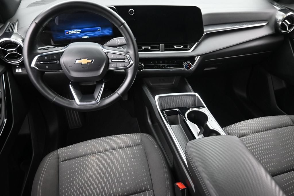 Used 2025 Chevrolet Equinox LT AWD/4WD image 15