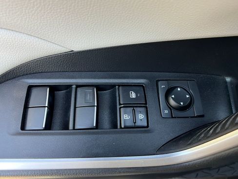 Used 2019 Toyota RAV4 XLE Premium w/ Cold Weather Package AWD/4WD image 12
