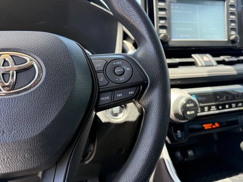Used 2019 Toyota RAV4 XLE FWD image 21
