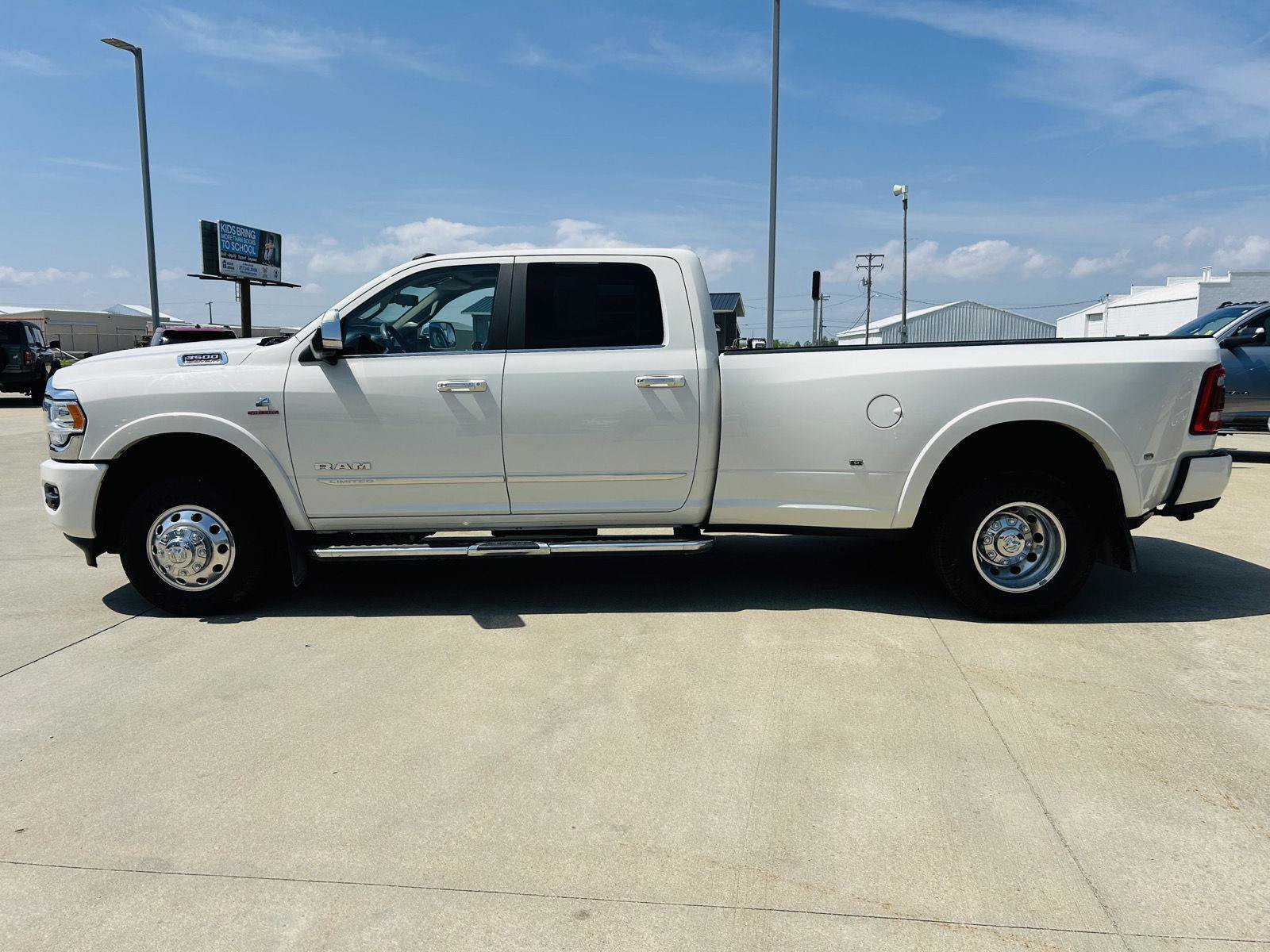 Used 2021 RAM 3500 Limited AWD/4WD image 37