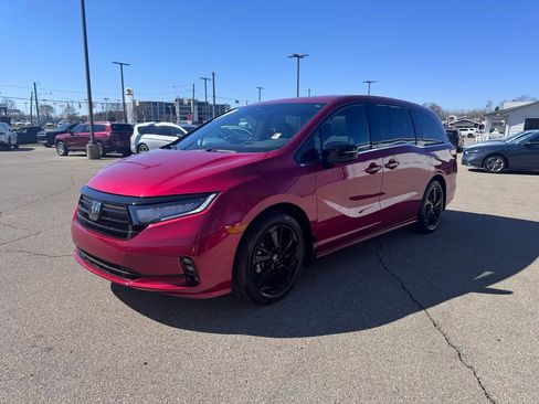 Used 2024 Honda Odyssey Sport image 7