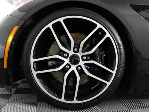 Used 2017 Chevrolet Corvette Stingray Coupe w/ Carbon Flash Badge Package image 37