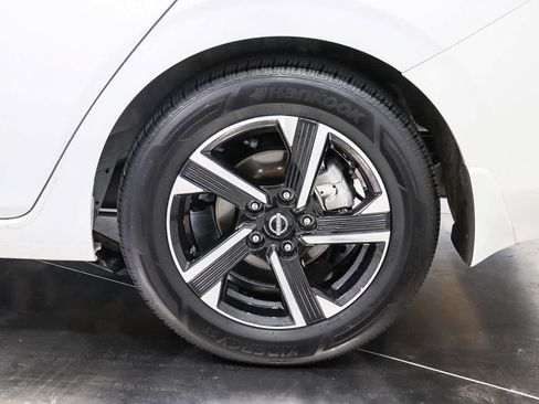 Used 2024 Nissan Sentra SV w/ All-Weather Package FWD image 10