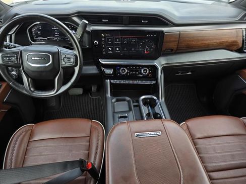 Used 2025 GMC Sierra 2500 Denali Ultimate image 13