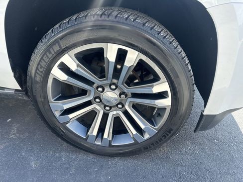 Used 2020 GMC Yukon Denali w/ Denali Ultimate Package AWD/4WD image 5