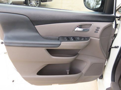 Used 2016 Honda Odyssey Touring image 25