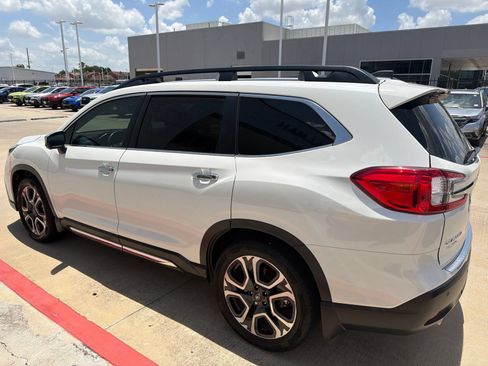 Used 2023 Subaru Ascent Touring AWD/4WD image 2