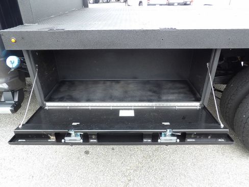 Used 2023 RAM 5500 Tradesman w/ Chrome Appearance Group AWD/4WD image 48