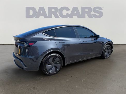 Used 2026 Tesla Model Y 2WD image 7
