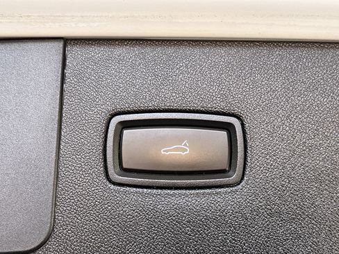 Used 2021 Porsche Cayenne Base image 15