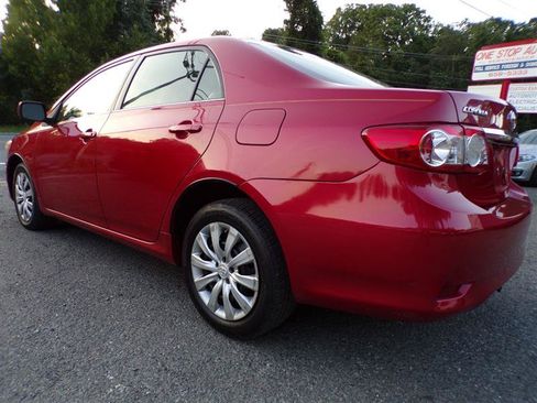 Used 2013 Toyota Corolla LE FWD image 9