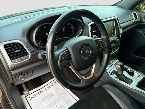 Used 2017 Jeep Grand Cherokee Altitude image 25